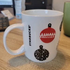 Starbucks 12 Ounce 2016 Christmas Black&Red Baubles Mug/Holiday Mug